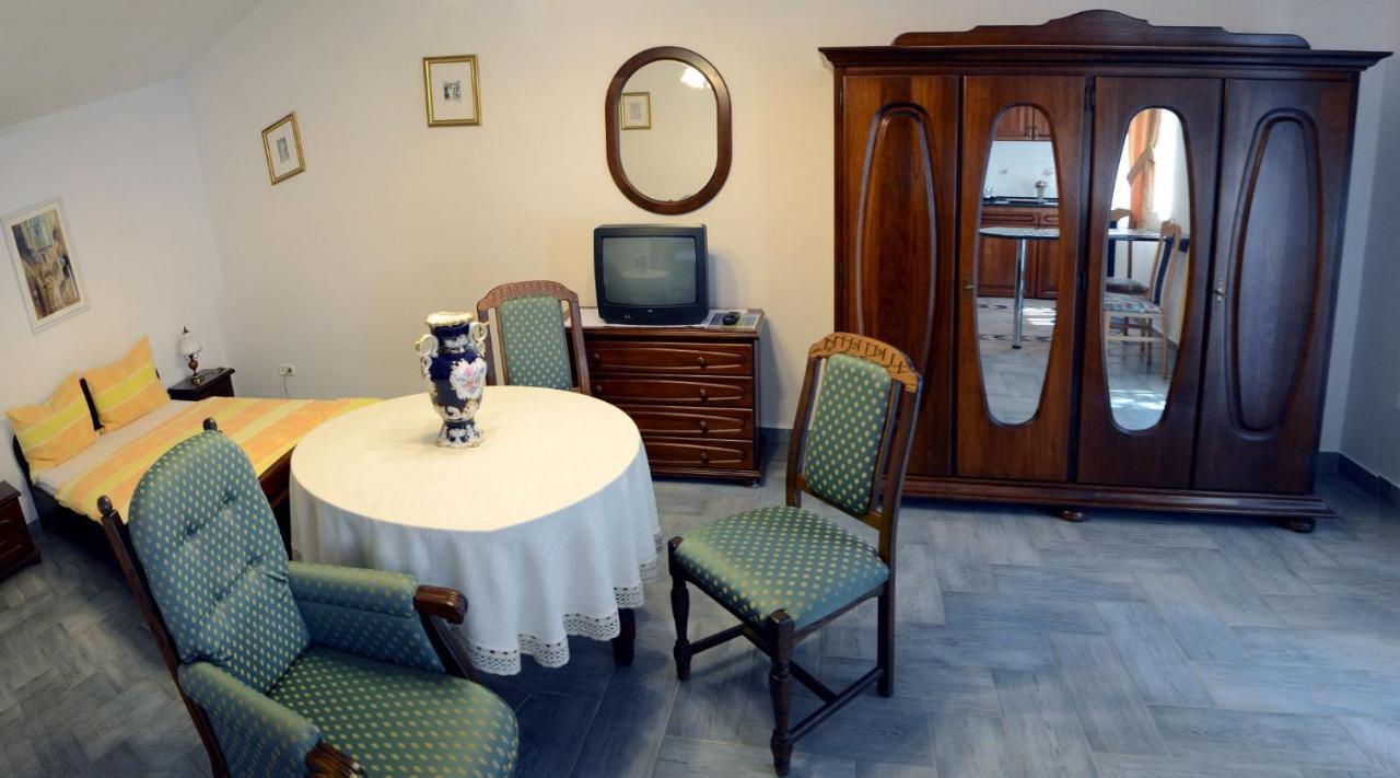 Samson Apartment Hajdúszoboszló Habitación foto